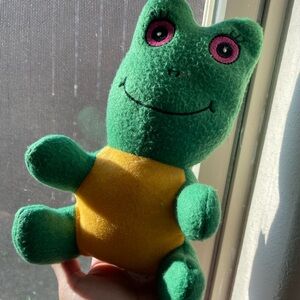 Vintage green and yellow toymax frog plushie